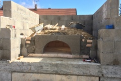Chantier-_-Fabrication-dun-dôme-de-four-à-pain-en-exterieur