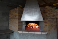 Chantier-_-Habillage-des-murs-et-mise-en-place-de-la-Hotte-en-métal.