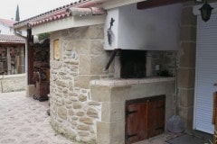 Four-à-pain-exterieur-support-de-Hotte-métalique-habillage-mur-pierres