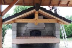 Four-en-exterieur.-Hotte-en-métal