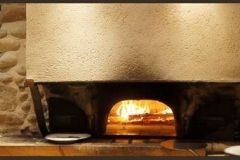 Four-en-interieur.-hotte-support-metal